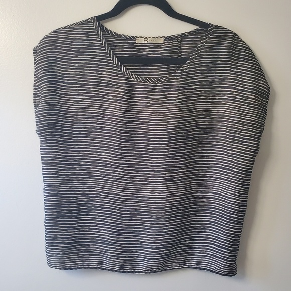 Top - Picture 2 of 5